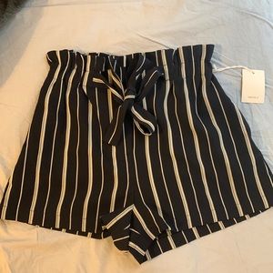 High waisted Woven shorts